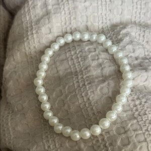 Classic White Pearl Bracelet